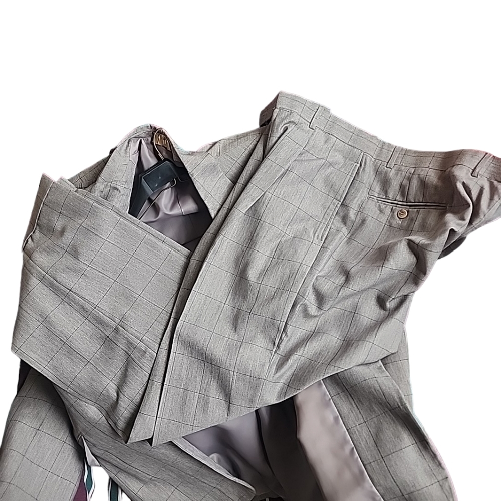 Grey two peace pacelli suit